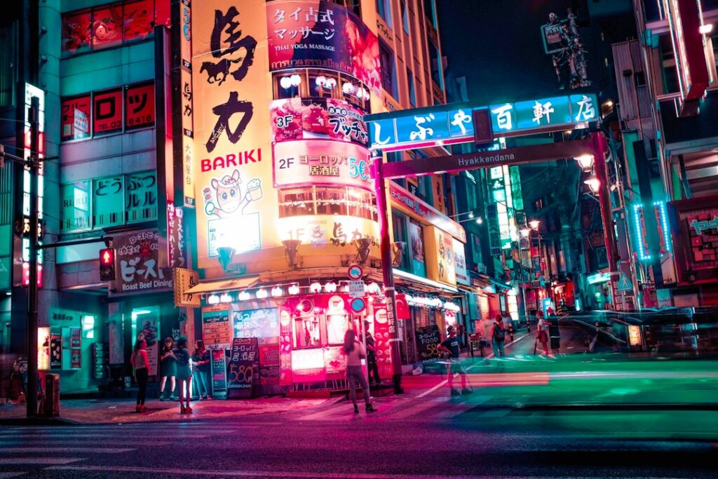 夜の街並みのイメージ（紹介施設の実写ではありません）